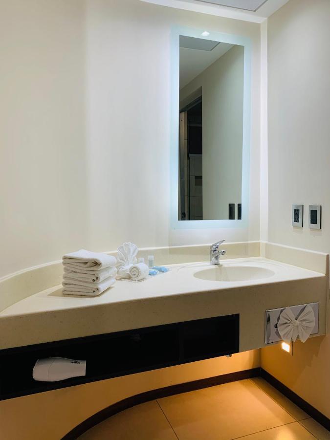 Standard King Room - Disability Access,1444440844:JPEG
